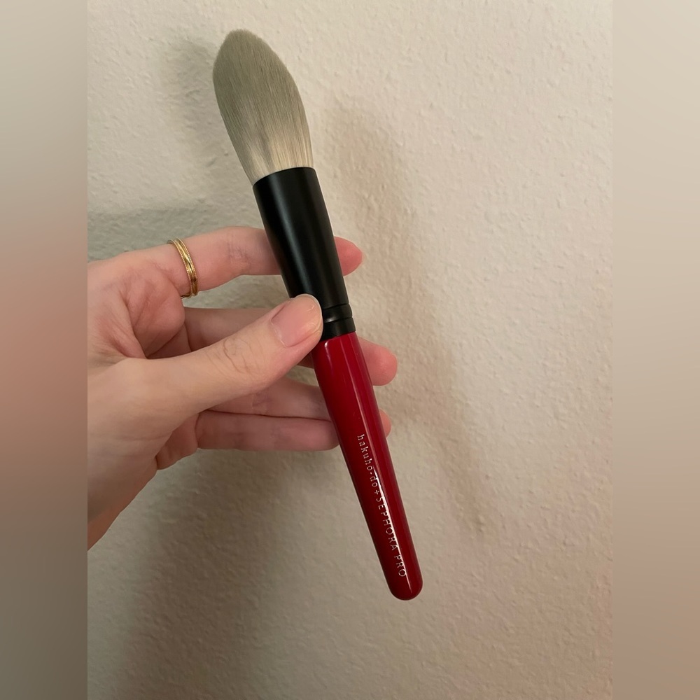 NWOB Hakuho-do x Sephora Pro large teardrop makeup brush **RARE** - Picture 2 of 4
